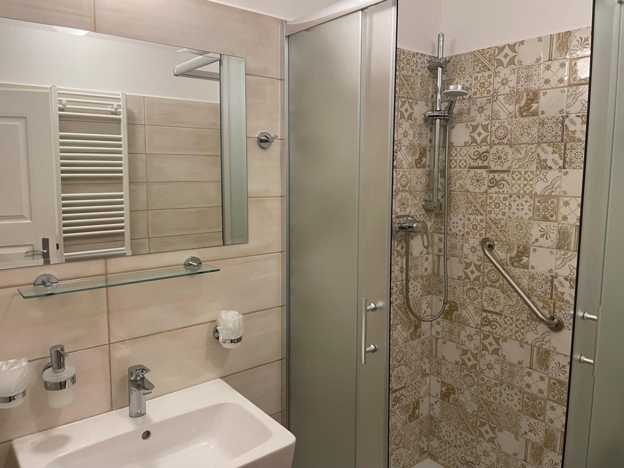 Ld Palace Spa & Kur ฟรันทิชโกวี ลาซเน ภายนอก รูปภาพ